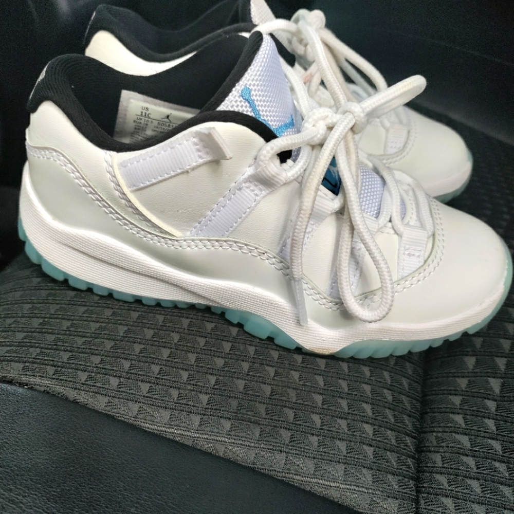 Jordan Retro 11 boys